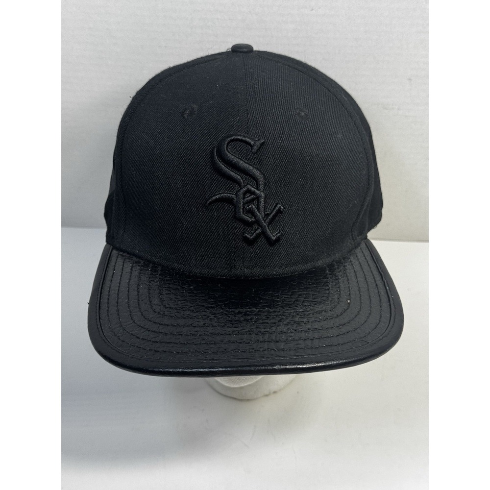 Chicago White Sox Strapback Cap Leather Bill‎ Black Embroidered Pro Standard